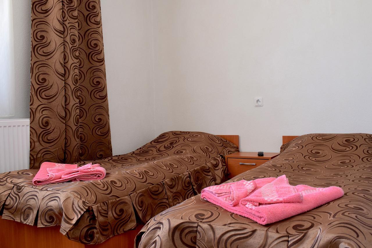 Complex Pele Hotel Zmeitsa Ngoại thất bức ảnh