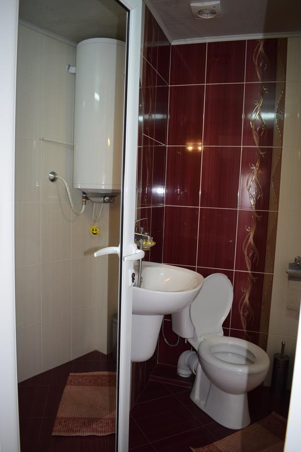 Complex Pele Hotel Zmeitsa Ngoại thất bức ảnh